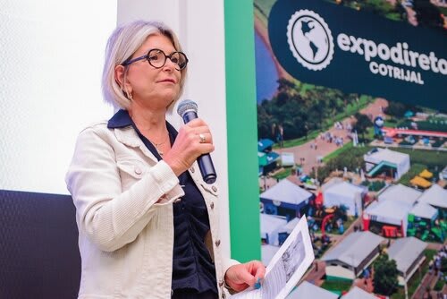 Mara Saafeld, presidente da Emater/RS-Ascar, ressaltou a importância da sustentabilidade na cadeia da erva-mate. Foto Choks/Divulgação.