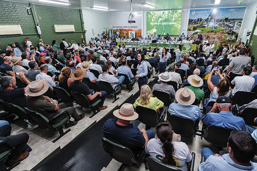 Milhares de pessoas assistiram à Audiência Pública do Senado Federal no último dia da feira