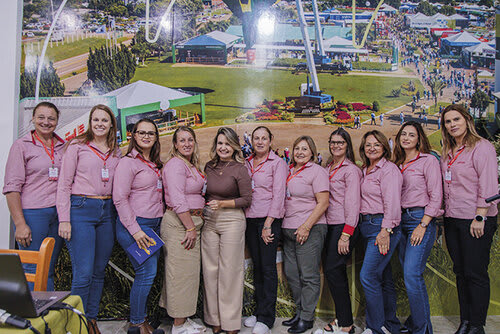 Integrantes do Mais Elas prestigiaram o fórum