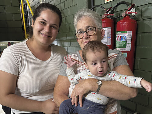 Em família, Manuela, Lúcia e Henrique Henn, de apenas 6 meses