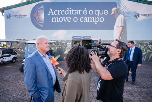 Estar disponível para atender a imprensa faz parte das atribuições do presidente