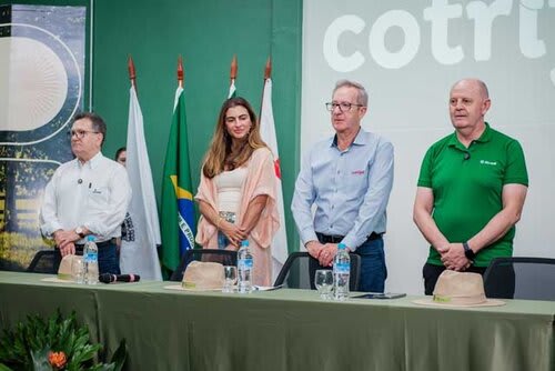 O diretor de Produção Pecuária da Cotripal, Roque Andreola, a presidente do Instituto Desenvolve Pecuária, Antonia Scalzilli, o vice-presidente da Cotrijal, Enio Schroeder e o presidente da Sicredi, Gervásio Jorge Diel