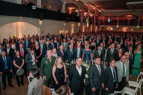 Cerca de mil e duzentos convidados estiveram presentes na cerimônia de entrega do Troféu Brasil Expodireto 2026